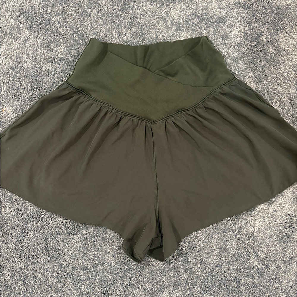 🫶 OFFLINE by Aerie Real Me Crossover Flowy Shorts